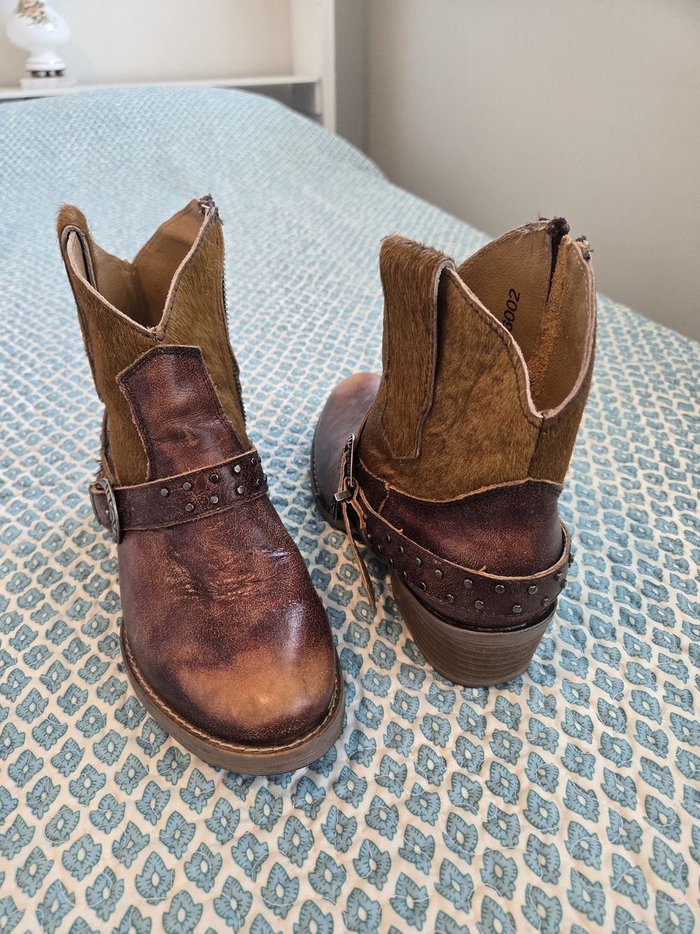 Sterling River women’s Brown Leather & Haircalf Western Ankle Boots sz 8